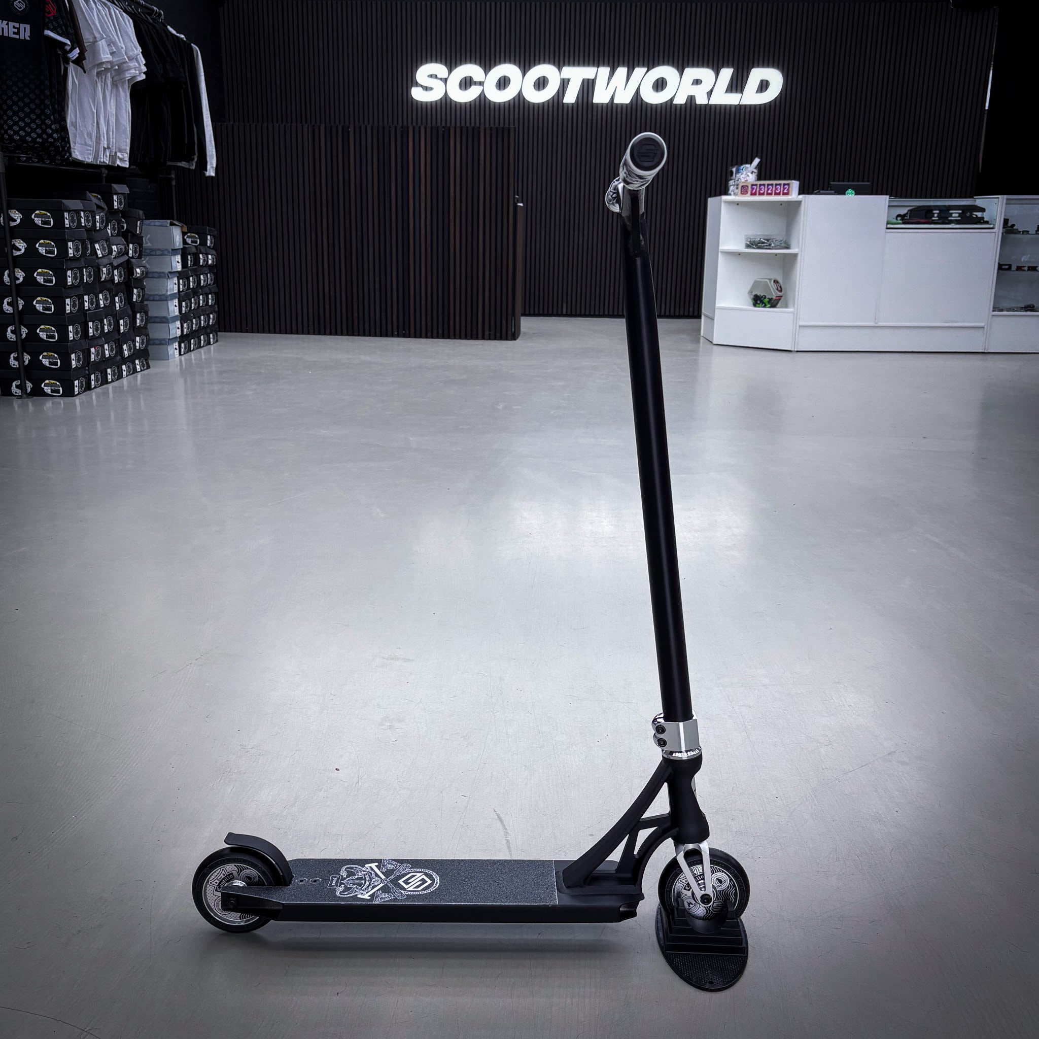 Striker Panda Freestyle Custom Build - Black/Silver-ScootWorld.dk