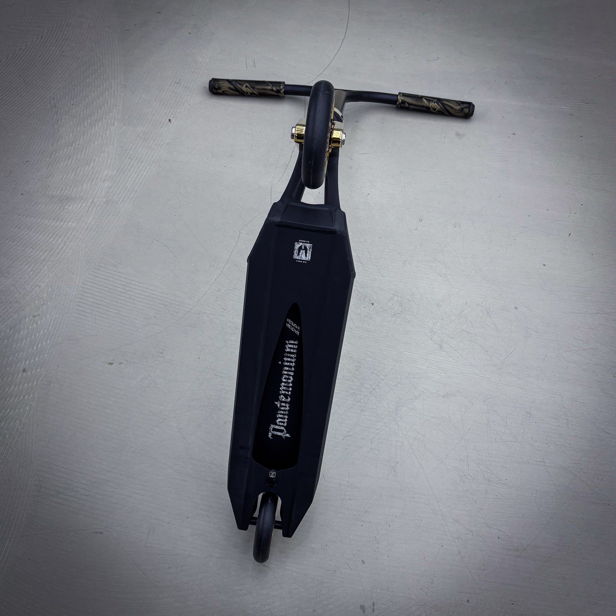 Ethic Black/Gold Custom Build - Black/Gold-ScootWorld.dk