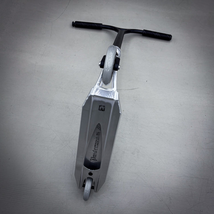 Ethic Pande Wolp Silver/Black Custom Build - Silver/Black-ScootWorld.dk