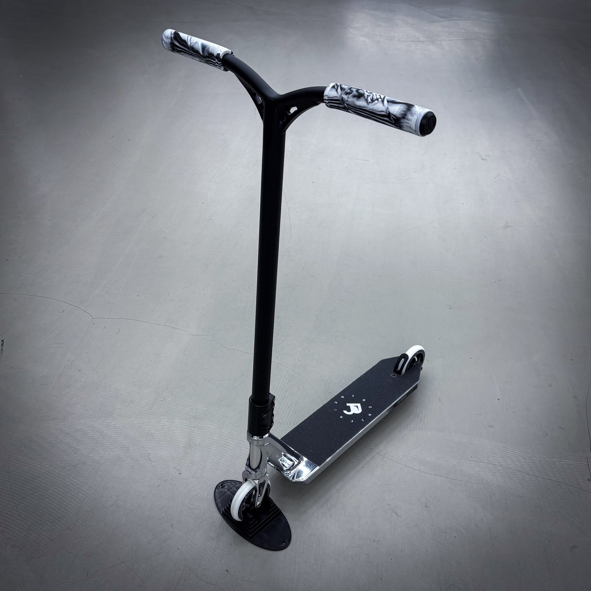 Striker Black/Chrome Custom Løbehjul - Black/Chrome-ScootWorld.dk